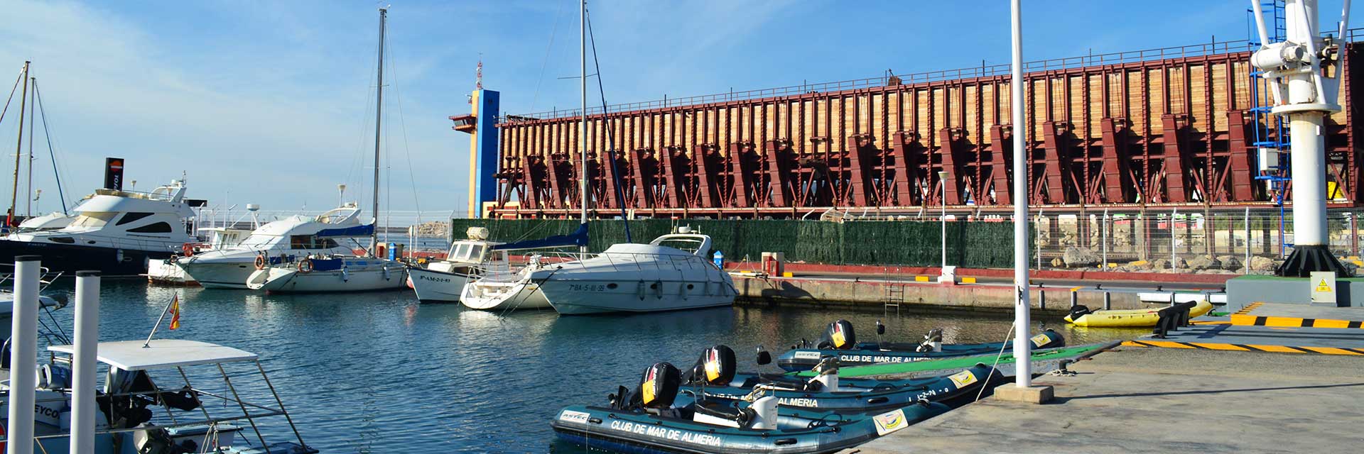 Puerto deportivo de Almería【 Guía de la Costa de Almería】
