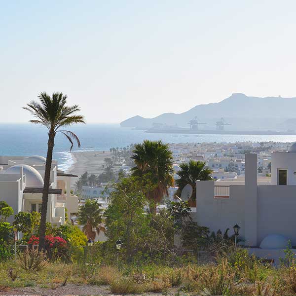 Carboneras está rodeada del Parque Natural Cabo de Gata, y cuenta con unas playas estupendas.que que hacer y ver: ✅ mapa playas, golf, deporte, ocio