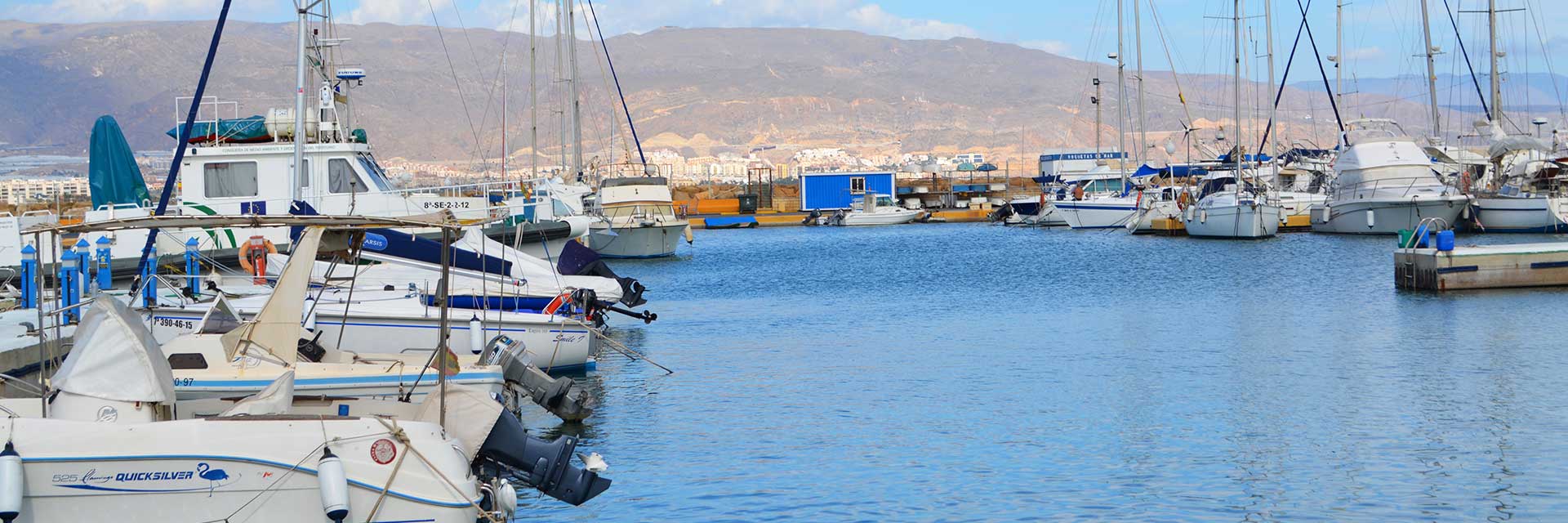 Puerto deportivo de Roquetas de Mar ▶ Costa de Almería